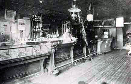 Photo of Polnicky's saloon.