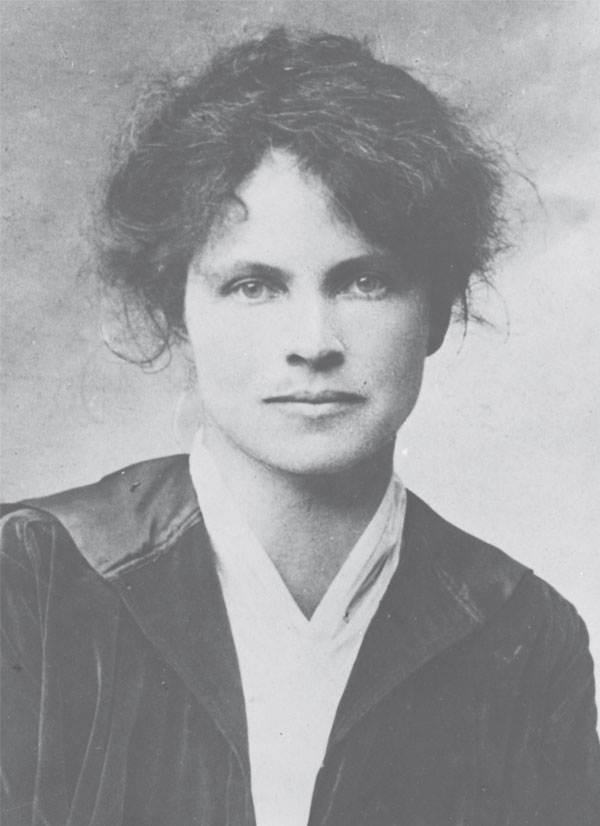Photograph of Dorothy Canfield Fisher, c. 1920.