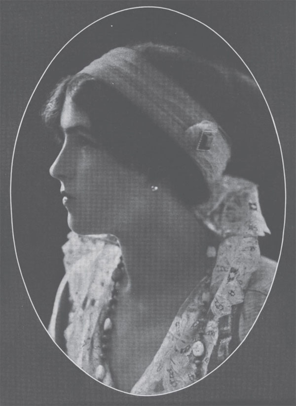 Photograph of Molly Allgood (Maire O'Neill).