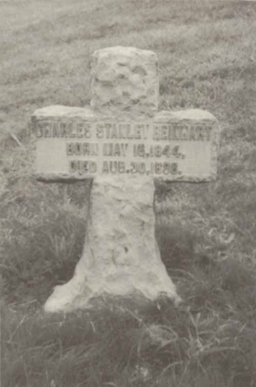 Photo of the gravestone of Charles Stanley Reinhart.