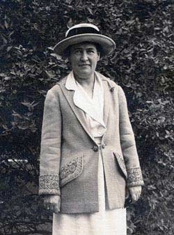 Image of Willa Cather at Bread Loaf, Vermont, 1922.