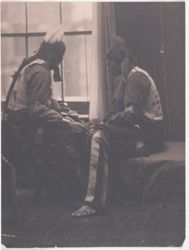 Sioux Indians drawing in Käsebier's Studio