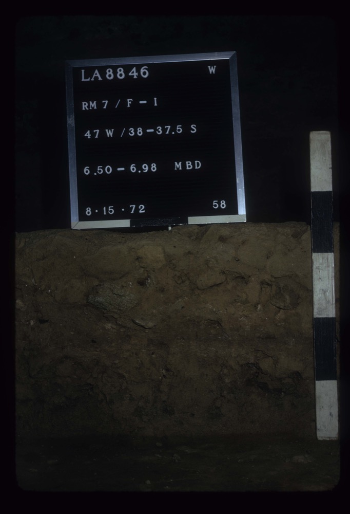 01700